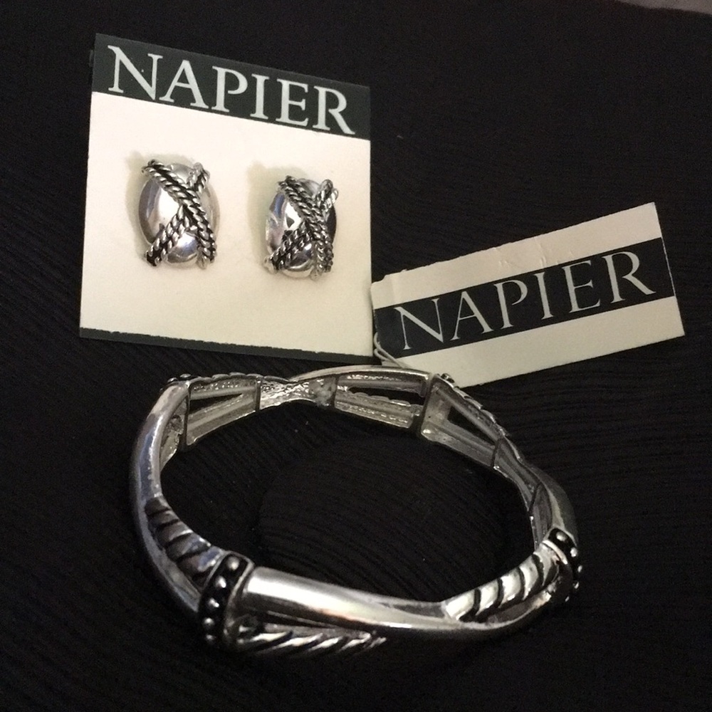 Napier Bracelet + Free Pair of Earrings